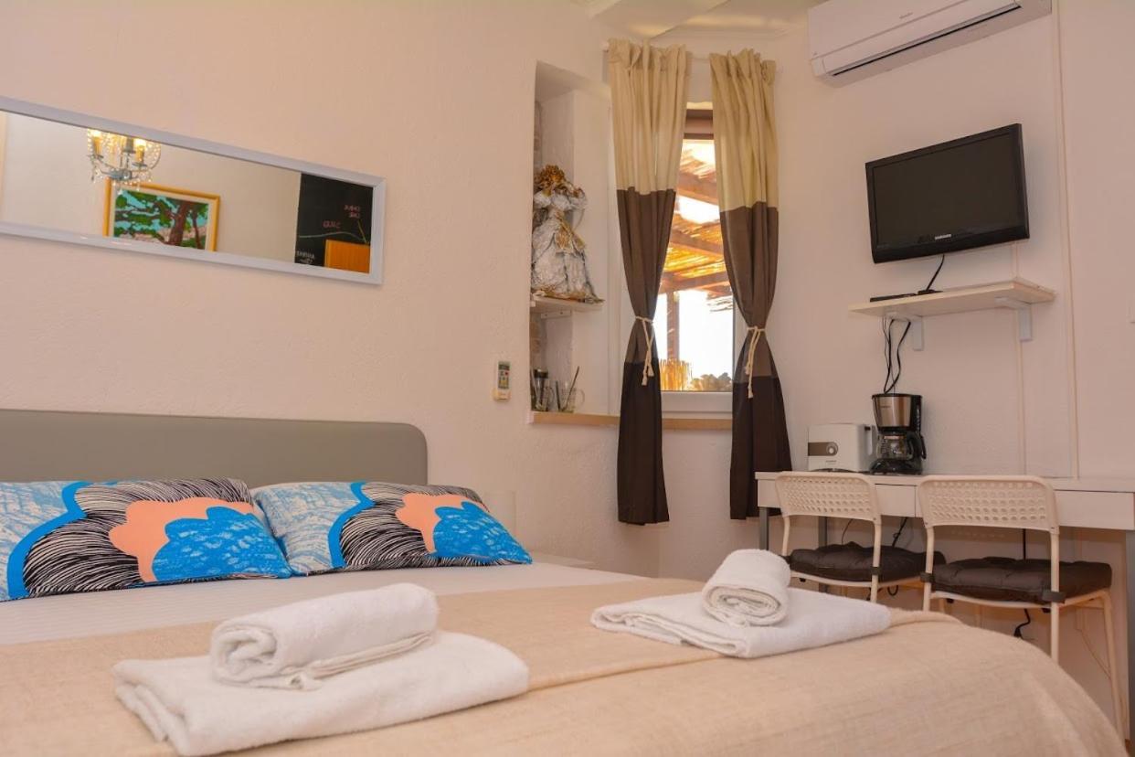 Apartment And Room Sveti Jakov Dubrownik Zewnętrze zdjęcie